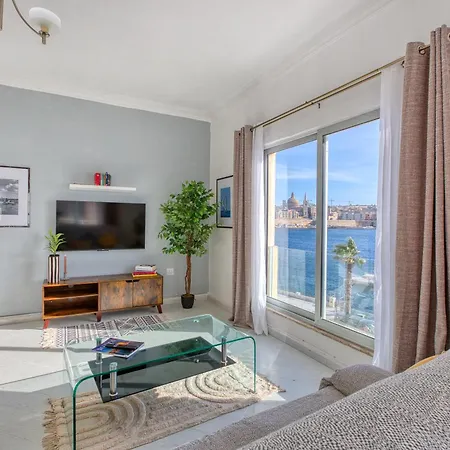 Stunning Seafront With Panoramic Views