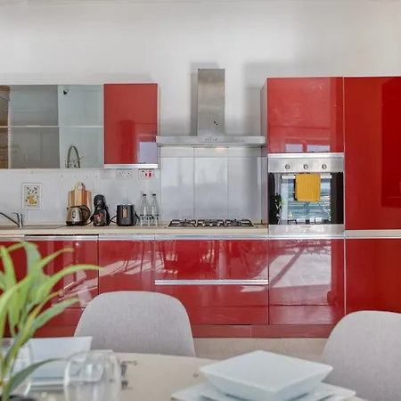 דירה Stunning Seafront With Panoramic Views סליאמה