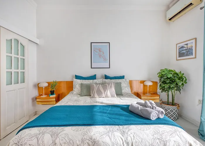 Apartment Stunning Seafront With Panoramic Views