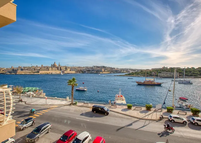 Stunning Seafront With Panoramic Views Sliema