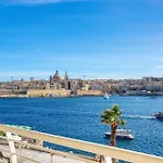Apartment Stunning Seafront With Panoramic Views