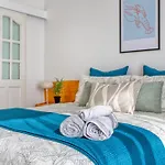Apartment Stunning Seafront With Panoramic Views