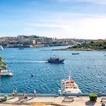 Apartment Stunning Seafront With Panoramic Views *