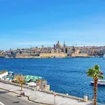 Apartment Stunning Seafront With Panoramic Views Sliema