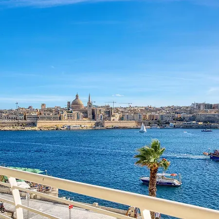 Appartement Stunning Seafront With Panoramic Views