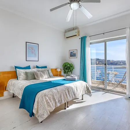 Stunning Seafront With Panoramic Views شقة سليمة
