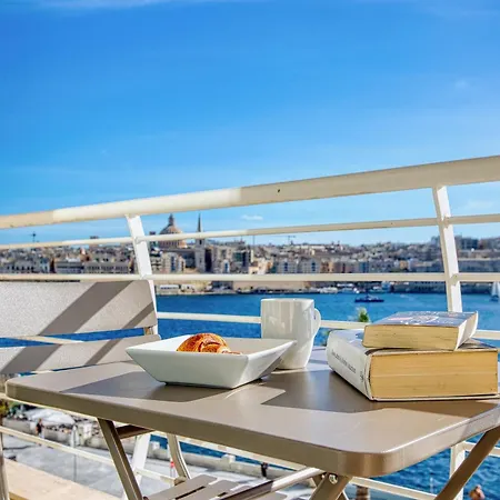 Stunning Seafront With Panoramic Views