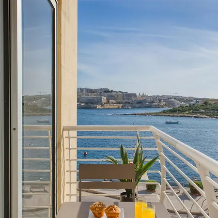 Stunning Seafront With Panoramic Views Sliema