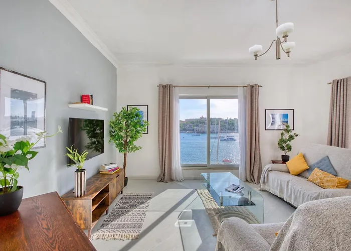 Lägenhet Stunning Seafront With Panoramic Views Sliema