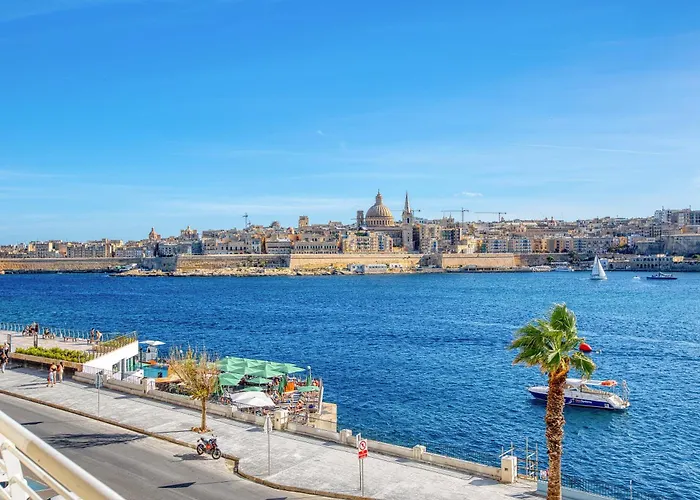Lägenhet Stunning Seafront With Panoramic Views Sliema