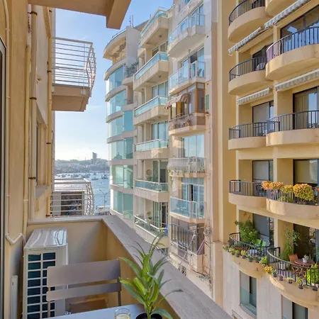 Stunning Seafront With Panoramic Views * Sliema
