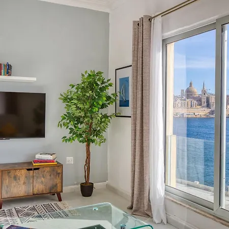 Stunning Seafront With Panoramic Views Sliema