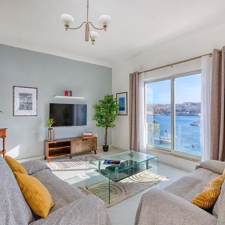 Stunning Seafront With Panoramic Views Apartament Sliema