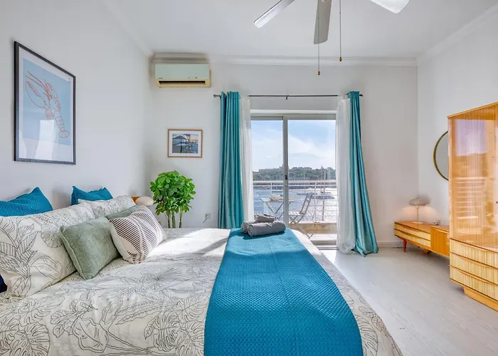 Apartament Stunning Seafront With Panoramic Views *