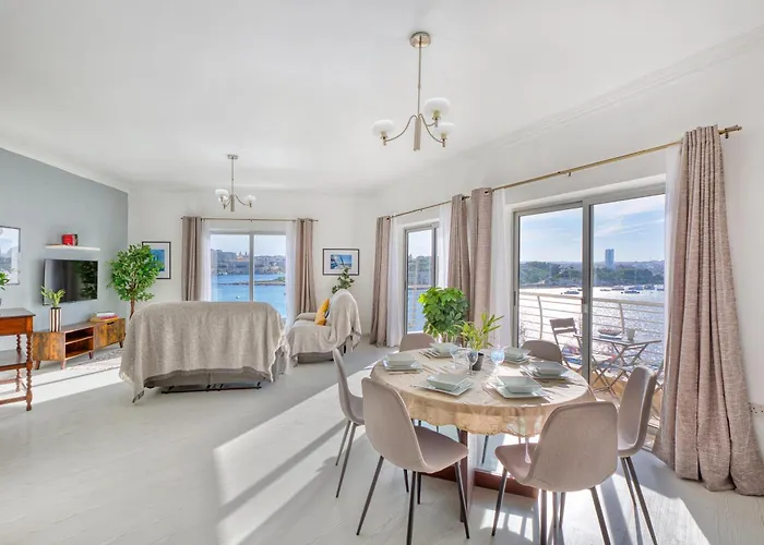 Stunning Seafront With Panoramic Views Sliema