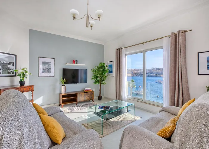 Stunning Seafront With Panoramic Views Apartament Sliema