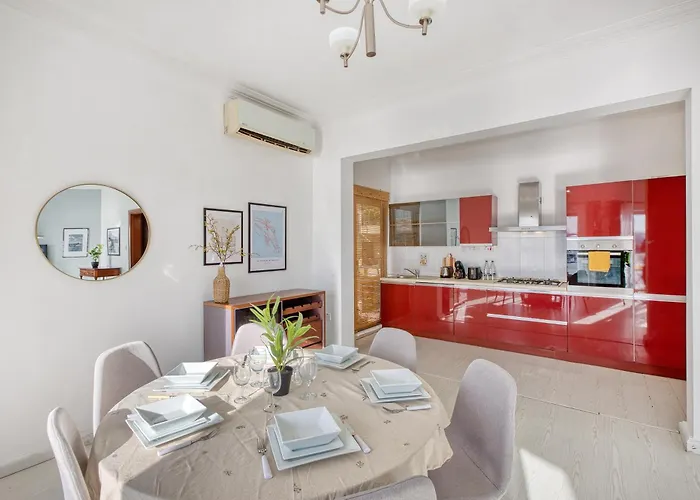 Stunning Seafront With Panoramic Views Apartament *